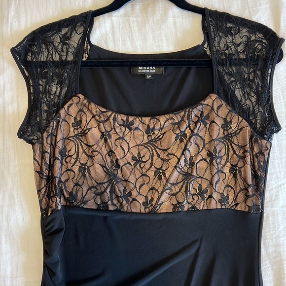 LACE CAP SLEEVE DRESS BLACK - Picture 5 of 9